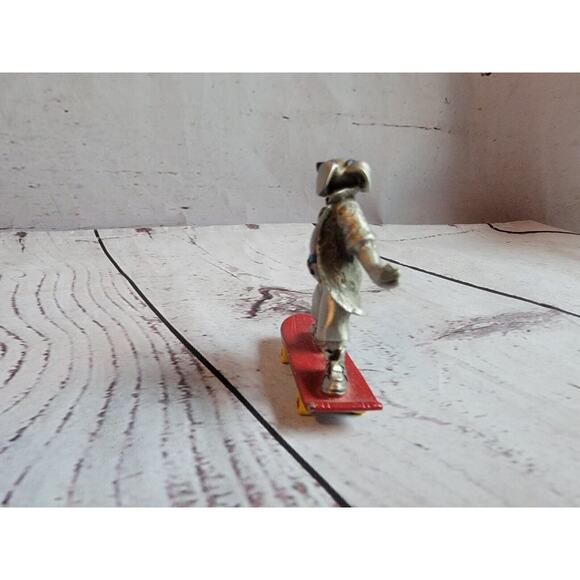 Hudson Pewter Hawaiian Puppy Hound Dog Skateboard Diorama Miniature Art Figurine - Picture 3 of 7